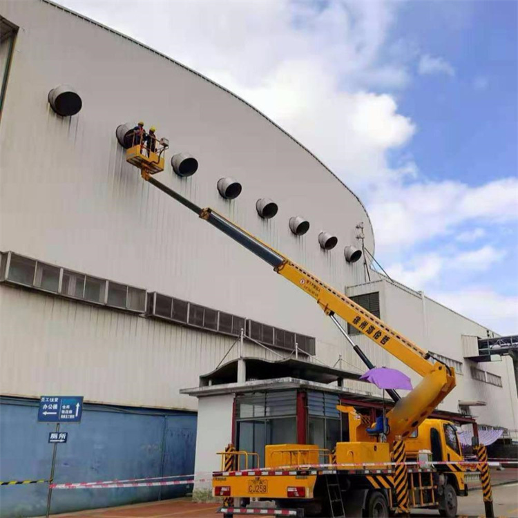 青县高空作业车出租服务：专业广告牌安装解决方案