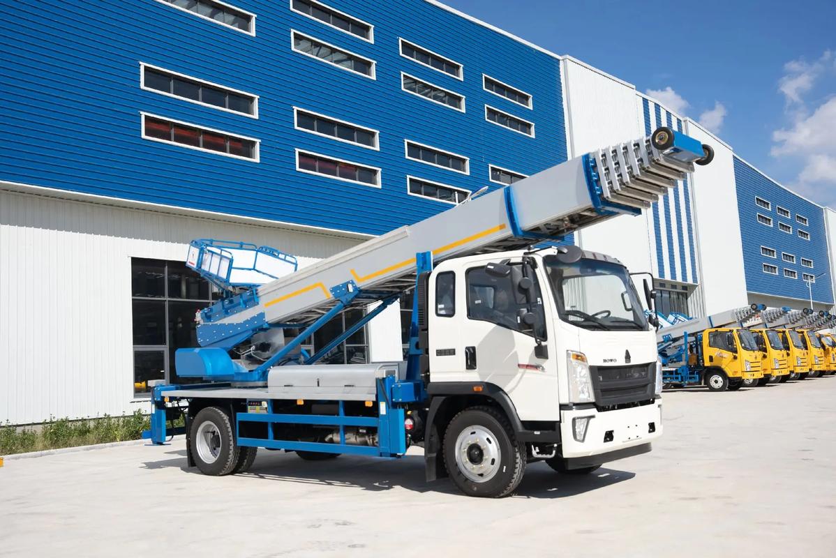 青县出租云梯车高空作业车 建筑垃圾搬运